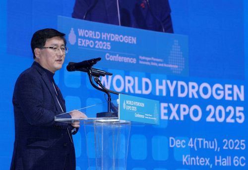 김성환 기후에너지환경부 장관이 4일 경기 고양 킨텍스에서 열린 '월드하이드로젠엑스포2025' 개막식에서 환영사를 하고 있다. 2025.12.4 월드하이드로젠엑스포조직위원회