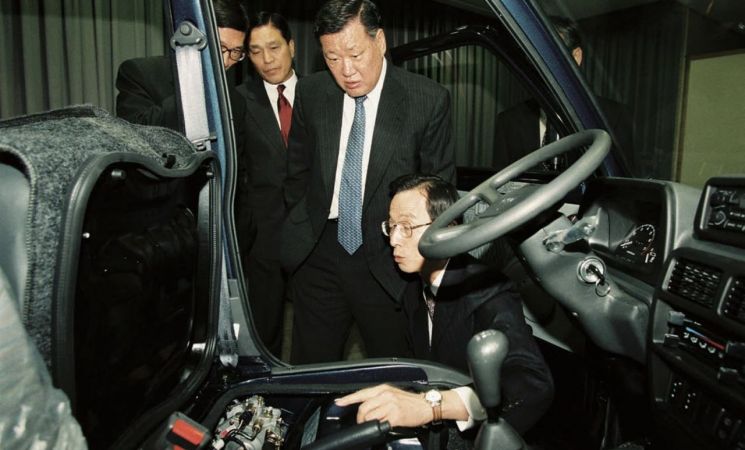 "자전거·삼륜차부터 EV·PBV까지"…기아 도전의 80년 역사