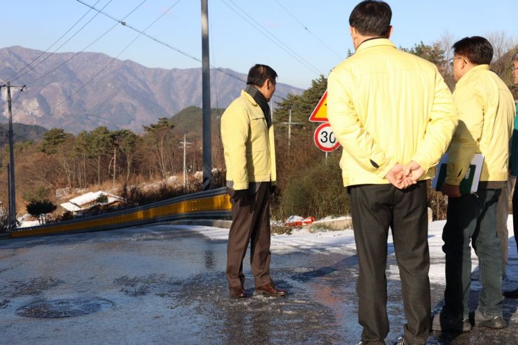 진안군이 다가오는 겨울철 자연재난에 대비해 재난 취약지역을 중심으로 현장점검을 실시했다. 진안군 제공