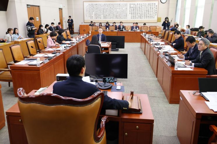 '가족간 재산범죄도 처벌 가능'…형법 개정안 법사위 소위 통과