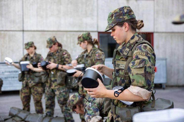 '여성 징병제' 부결에 국가들 아우성...독일 MZ男 "왜 남자만 징집?" 반발[시사쇼]