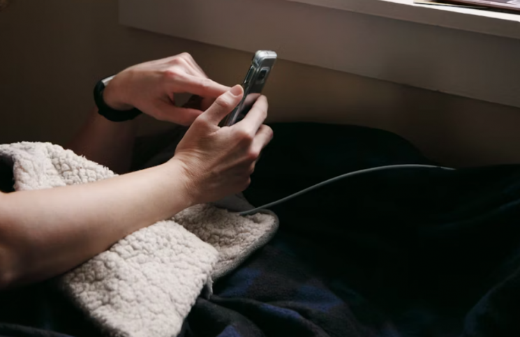 "자칫하면 목숨 잃을 뻔"…침대에서 금물인 이 행동 