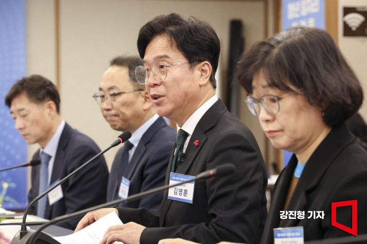 임금체불·공짜·장시간 노동 막는다…2천명 투입해 9만개 사업장 감독