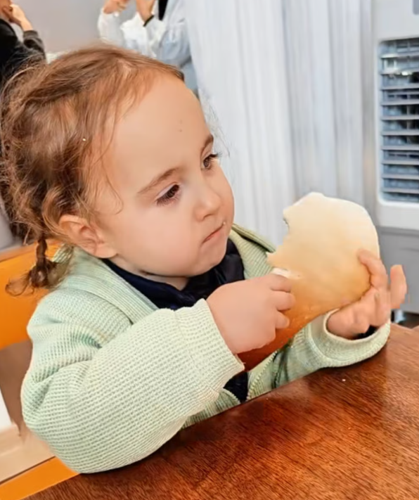 중국인 부부가 낳았는데 '금발에 파란 눈'…1억 2000만 뷰 터졌다