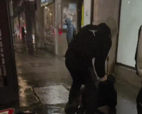 한 달에 두번이나…"이 남자가 엉덩이 만졌다" 외침에 응답한 남성 정체