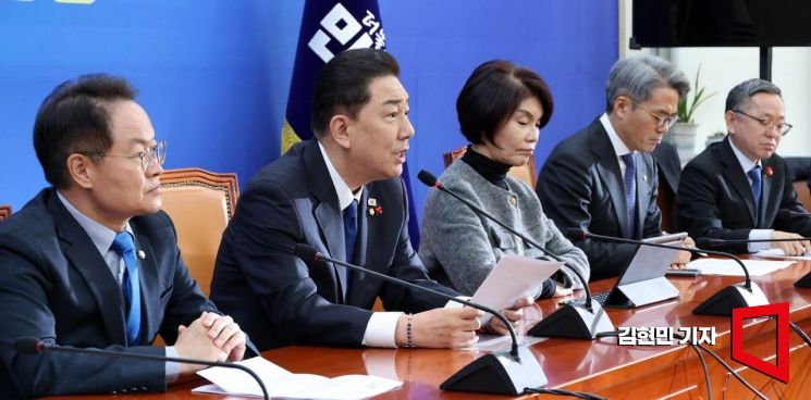 [포토] 김병기 "정치 검찰의 회유 조작 수사, 반드시 끝장 볼 것"