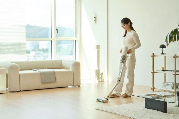 꿈비 생활가전 브랜드 뉴어스, '먼지 비움 무선 청소기' 출시 - 뉴스 썸네일 이미지