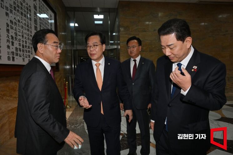 민주 "주호영 부의장 사퇴 촉구 결의안 제출 예정…'필버' 사회 안 봐"