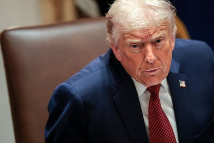 '마약과의 전쟁' 선포해 놓고 '마약범' 사면?…트럼프 왜 이러나