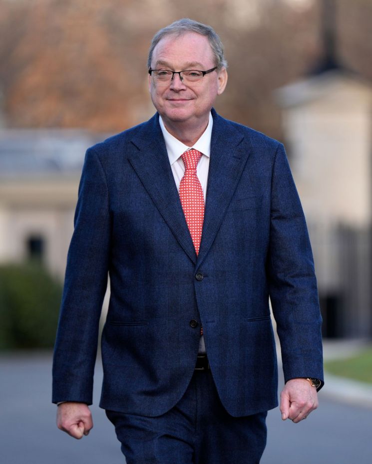 '차기 Fed 의장 유력' 해싯 "0.25%P 넘는 금리 인하도 여지 충분"