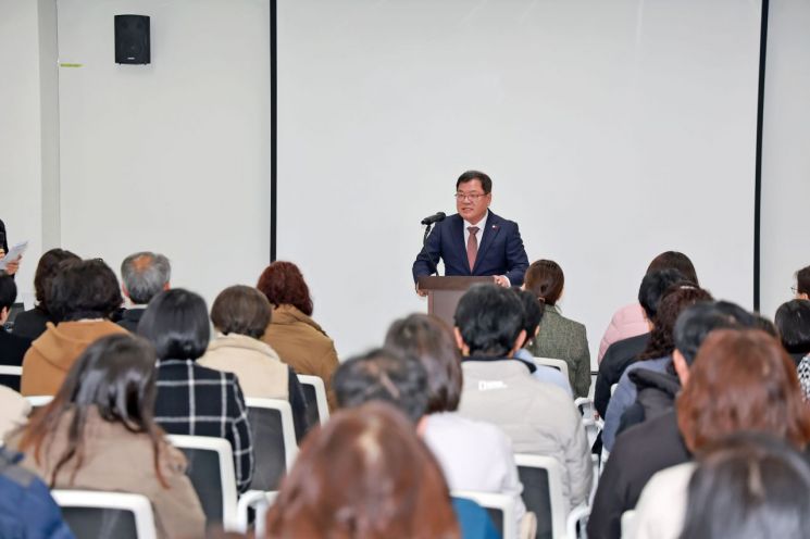산청군, 내년 의료·요양 통합돌봄 사업 안내 설명회 열어 - 뉴스 썸네일 이미지