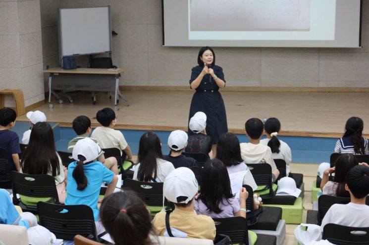 ‘꼬북클럽(GO! BOOKCLUB)’ 김혜정 작가와의 만남. 고양특례시 제공