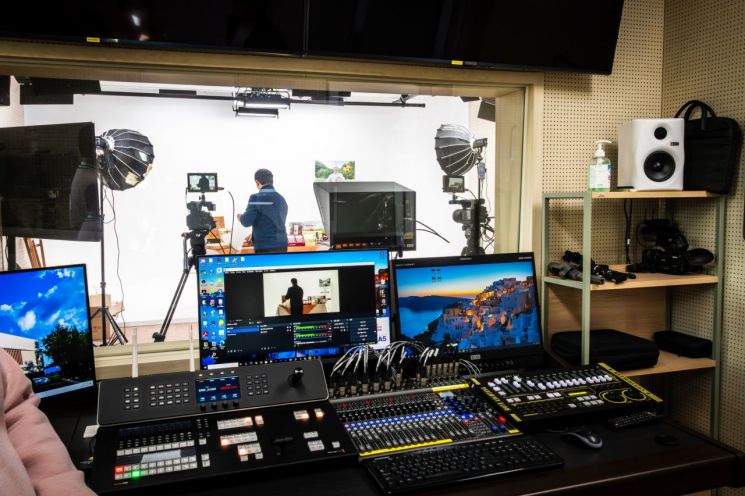 금산군, 농특산물 온라인 판매 '라이브커머스 방송실' 활용 당부 