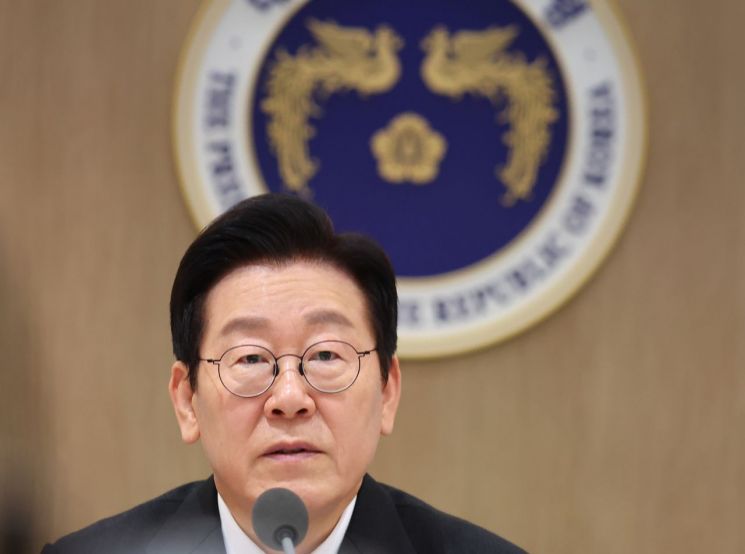 이 대통령 "종교재단-정치인 연루 의혹, 여야 관계없이 엄정 수사하라"