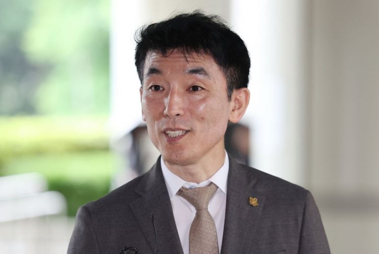 김용현 전 장관 변호인 구금…법정 소란에 16일까지 감치