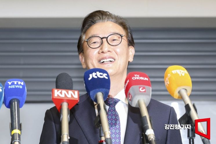 경찰, '통일교 금품수수 의혹' 전재수 피의자 소환