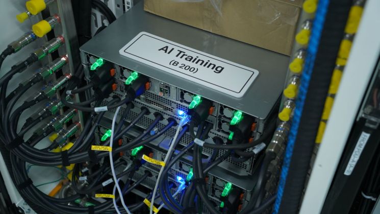 KT클라우드의 AI 이노베이션 센터에서 B200 GPU  AI     . KT클라우드 제공