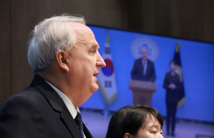 국힘 인요한 의원직 사퇴…김종혁 "尹 가까이하다 이미지 안 좋아져"