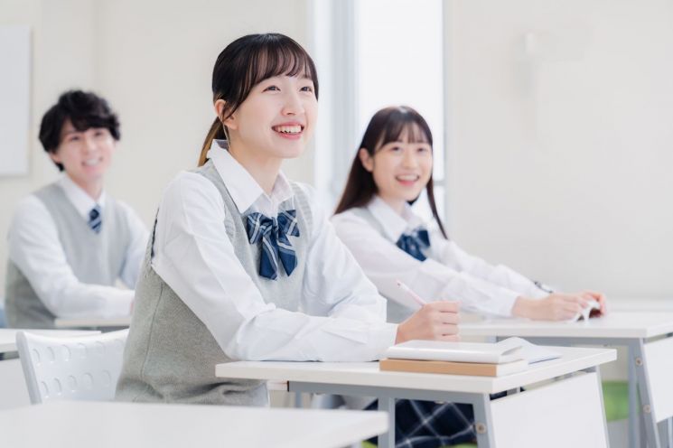 부산 도심 한복판서 펼치는 ‘입시 로드맵’… 롯데百-메가스터디교육 맞손