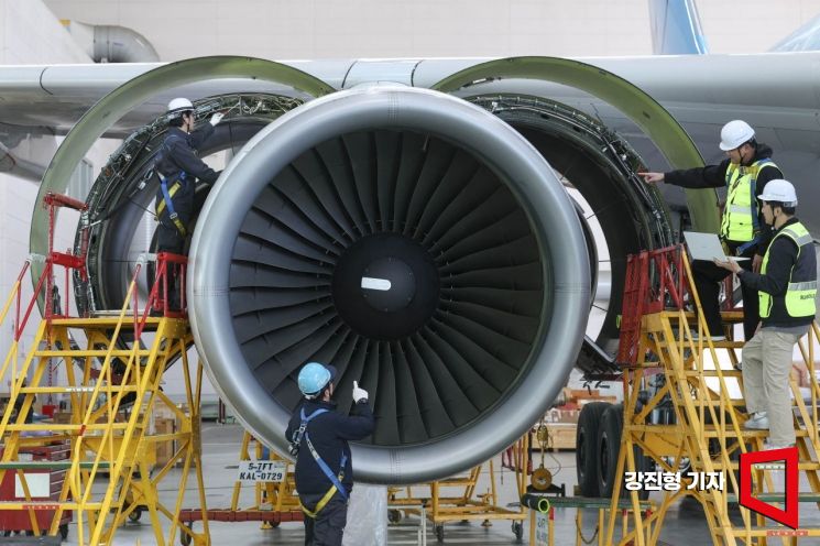 [르포]15년 경력 현장 정비사가 AI 인력으로…대한항공의 실험[AI시대, 일자리가 바뀐다]