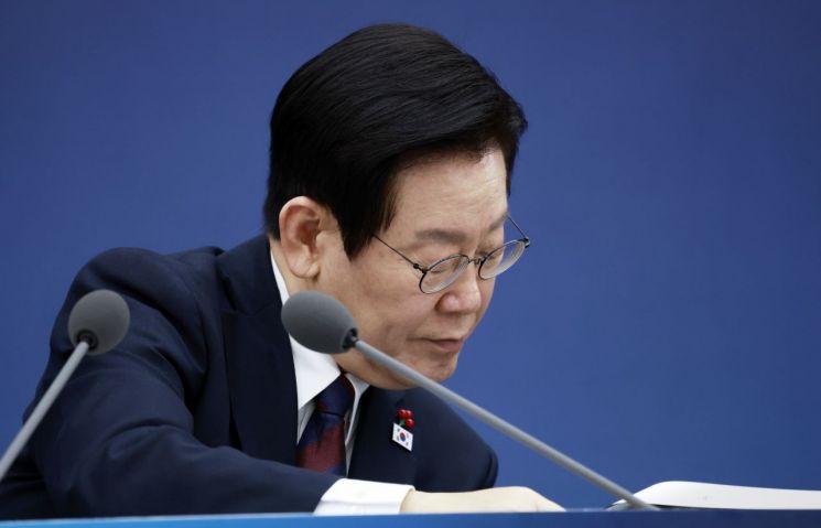 관세청 질타한 李대통령 "인력 없어서 일 못한다?…말이 안 돼"