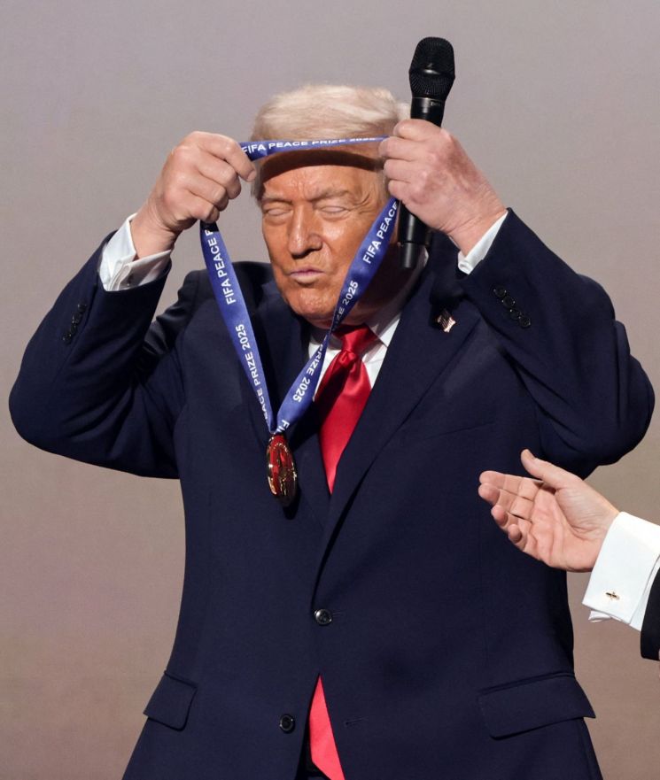 "상까지 줬는데"…트럼프 폭탄 결정에 월드컵 흥행 '빨간불'