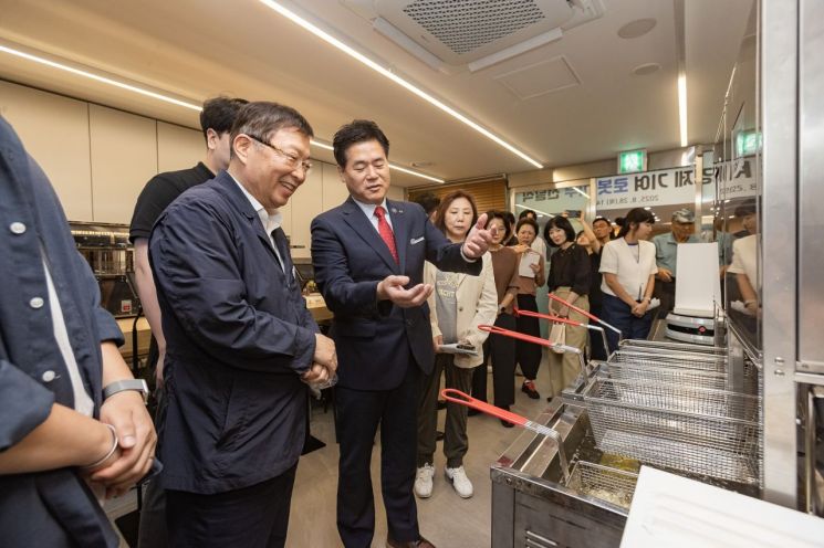 광진구, 광진경제허브센터 입주기업 신기술 행정 현장에 적용 - 뉴스 썸네일 이미지