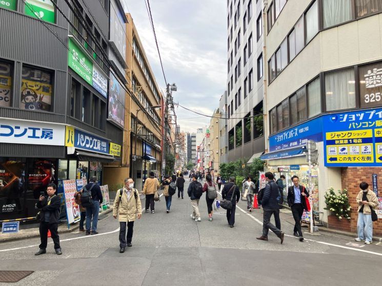 "동남아 무서워하는 한국인들 잡아라"…특가 공세에 시골까지 불티난 日