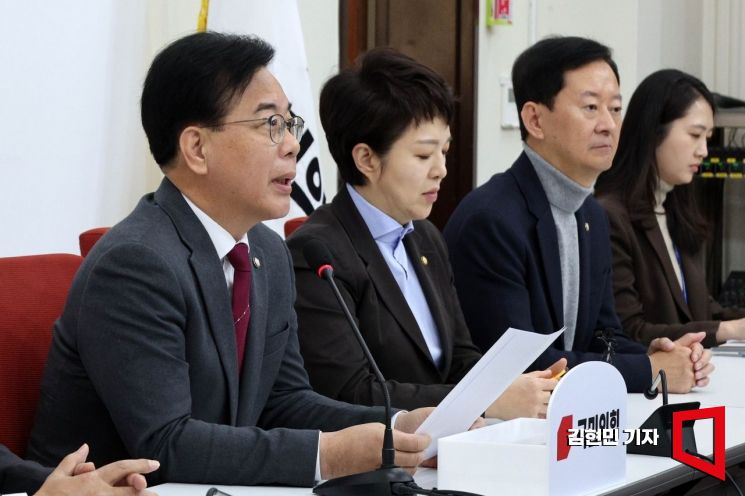 [포토] 송언석 "법무부 '대장동 항소포기 반발' 검사장 강등, 정치보복"