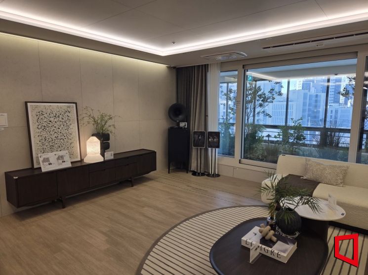 [르포]강남 한복판 '10억 로또' 역삼센트럴자이…"당첨되면 대박"[부동산AtoZ]