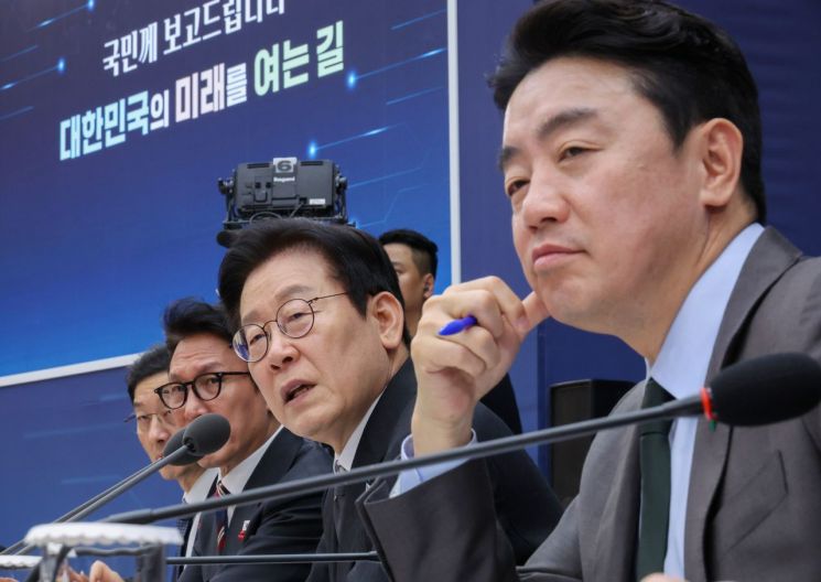 李대통령 "LH가 직접 택지 개발해야…공공임대는 역세권에"