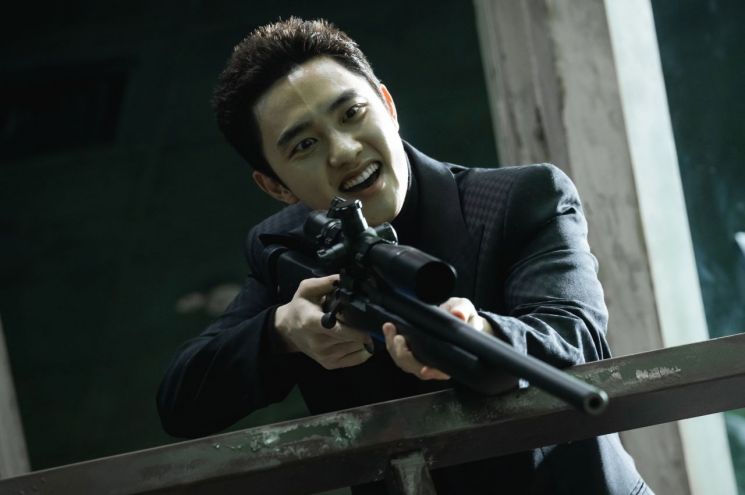 폭발 직전의 정지…도경수가 만든 ‘공백의 긴장’[라임라이트]