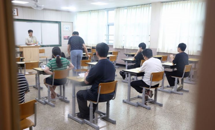 '19세 최연소 합격자 탄생'…7급 국가공무원 시험