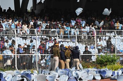 "30만원이나 냈는데" 메시 보러 온 인도팬들 난동…왜?