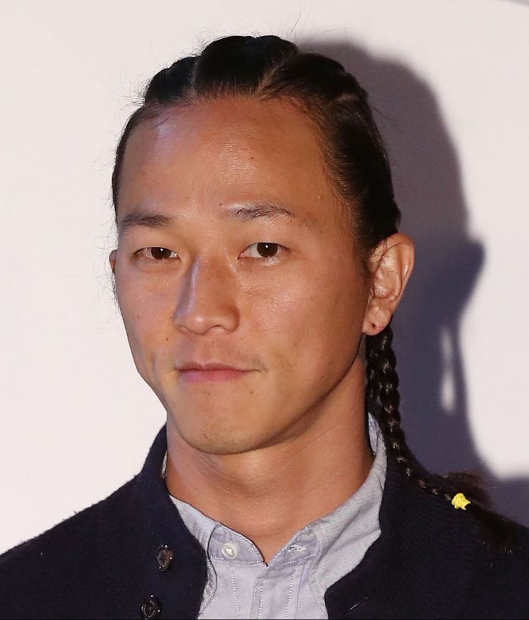 팝핀현준, 수업 중 발언 논란 "진심으로 사과…교수직 사임"