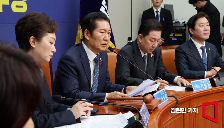 [포토] 정청래 "밝힐 의혹 산더미…내란재판부·2차 특검 추진해야"