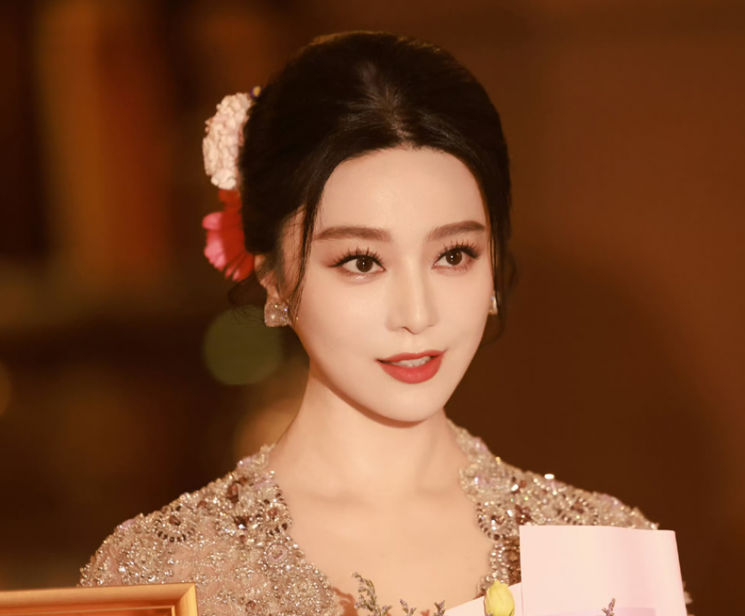 "대륙여신처럼 해달라" 17억 들여 성형…"예전 얼굴로" 또 성형 왜?