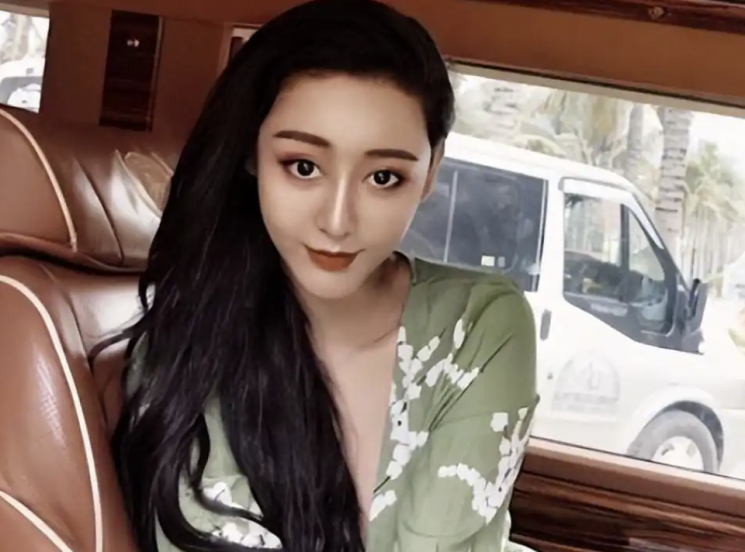 "대륙여신처럼 해달라" 17억 들여 성형…"예전 얼굴로" 또 성형 왜?