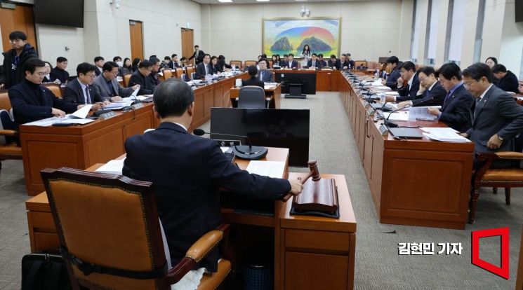 개인정보 유출 시 '매출 최대 10%' 과징금…정무위 법안소위 통과