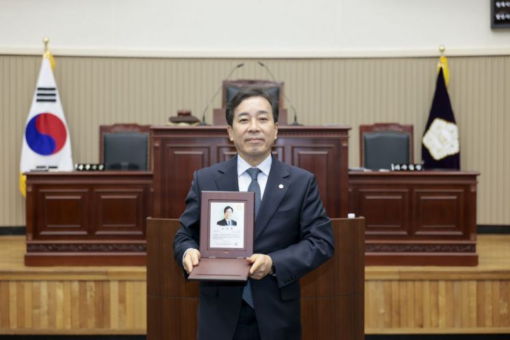 권봉수·양경애 구리시의원, 경기북부시군의장협의회서 우수의원 표창 수상