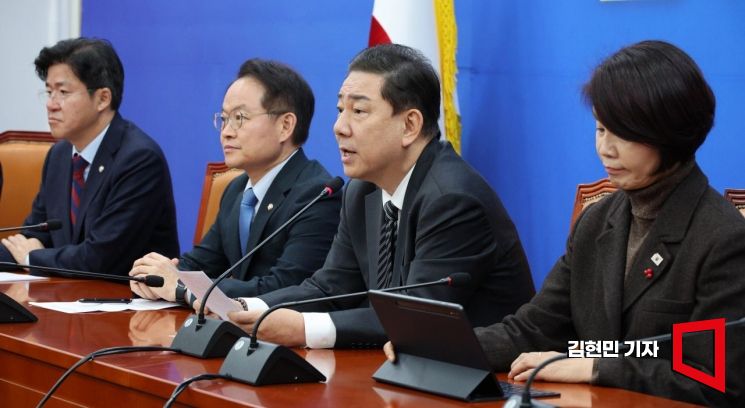 [포토] 김병기 "기술유출은 안보범죄…'간첩법 개정안' 국힘 결단 촉구"