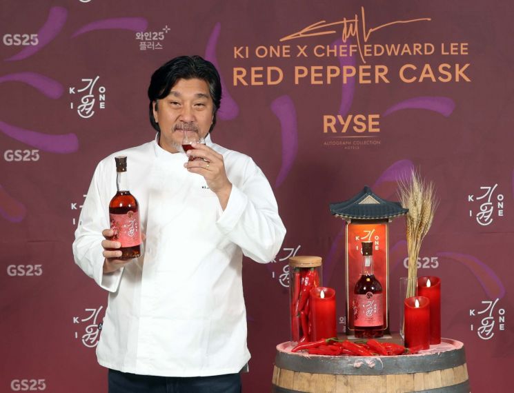 [포토] 에드워드 리 셰프와 국산 위스키