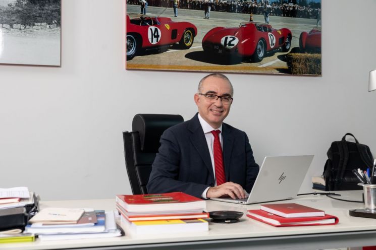 페라리, 차세대 모델에 삼성디스플레이 OLED 탑재한다