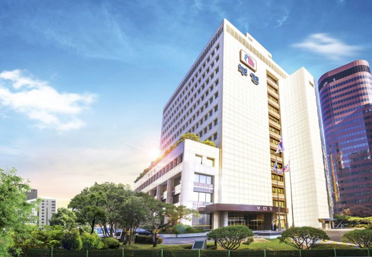 부영그룹, 입주민·학교에 새해 달력 8만여부 증정