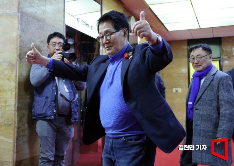 박지원, 유승민에 "총리직 거절 고마워…극우에 가까운 인물"