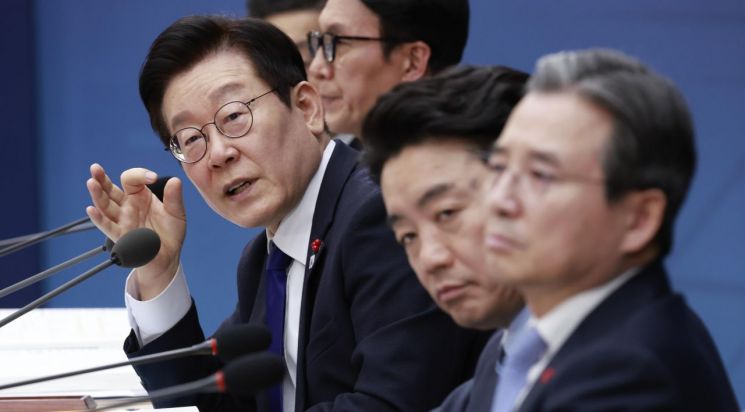 李대통령 "국내 주식 올라 국민연금과 국민 큰 혜택"…운용지침 조정 검토