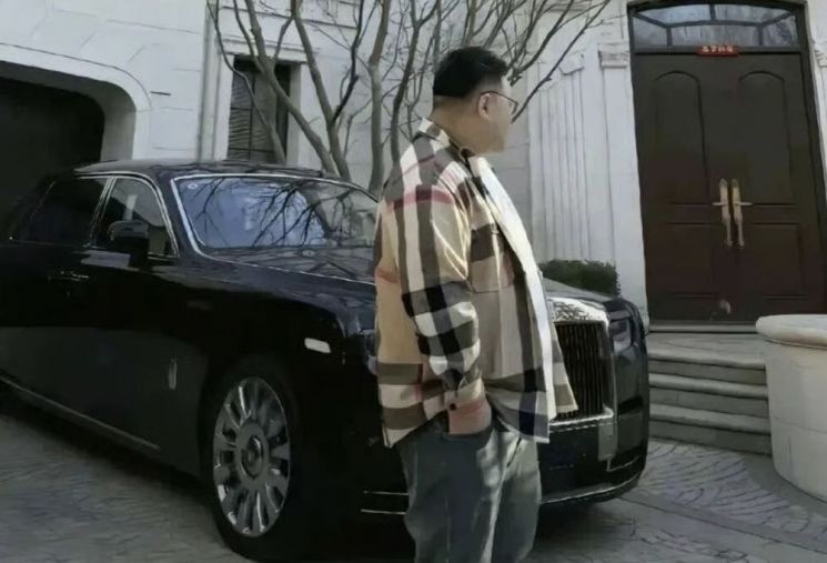 "뚱뚱하지만 절대 못 생기지 않았다" '재산 2조원' 30대 모쏠 공개구혼