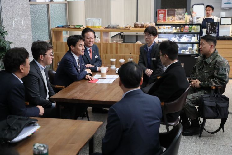 김진태 지사, KDI 방문…"용문~홍천 철도, 100년 숙원 해결해야"