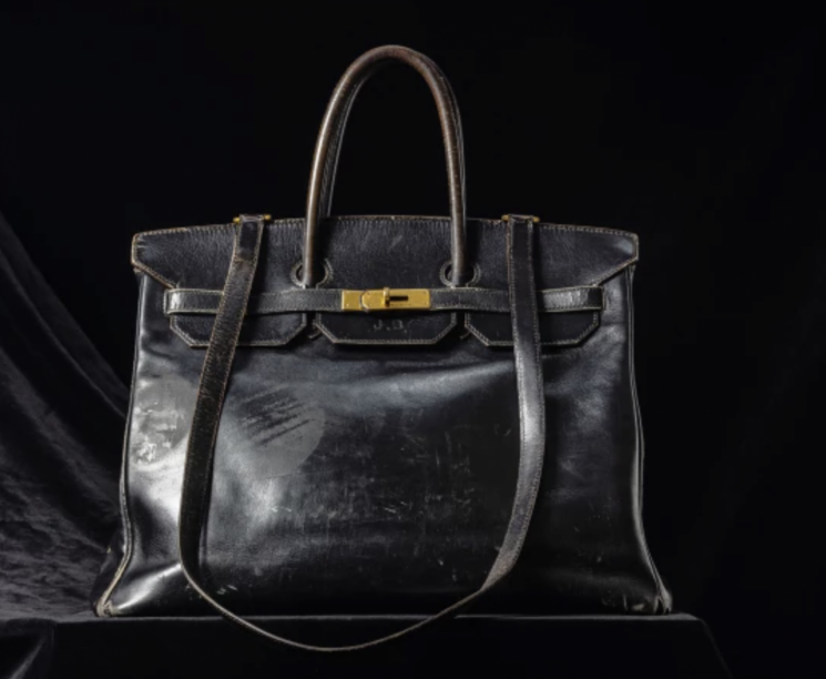 "마트 장바구니인 줄 알았는데…" 2억원에 낙찰된 샤넬백