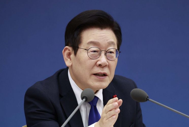 이 대통령 "K팝 대형 아레나 건설, 체육기금 포함 재원 검토"